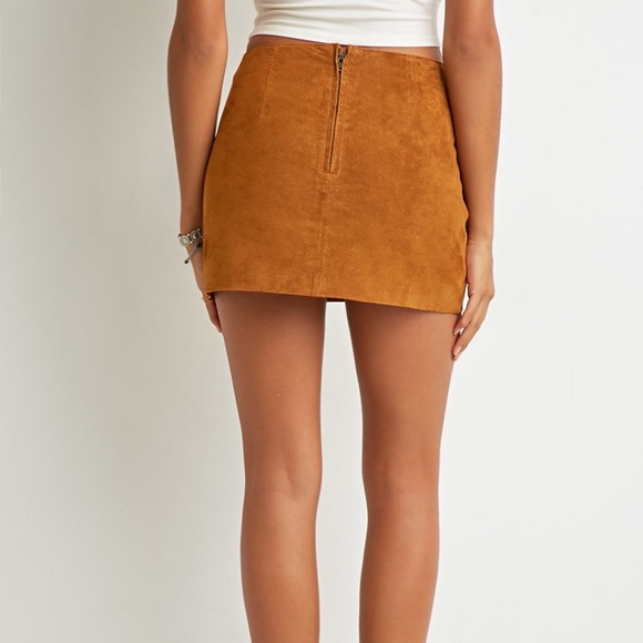 Suede mini skirt with side zipper - Picture 3 of 7
